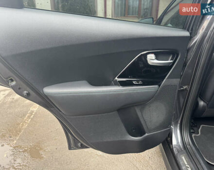 Серый Киа Niro, объемом двигателя 0 л и пробегом 148 тыс. км за 16950 $, фото 39 на Automoto.ua