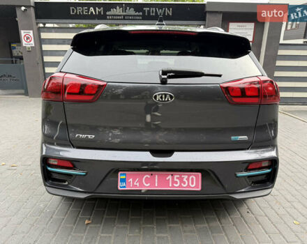 Сірий Кіа Niro, об'ємом двигуна 0 л та пробігом 65 тис. км за 16700 $, фото 4 на Automoto.ua