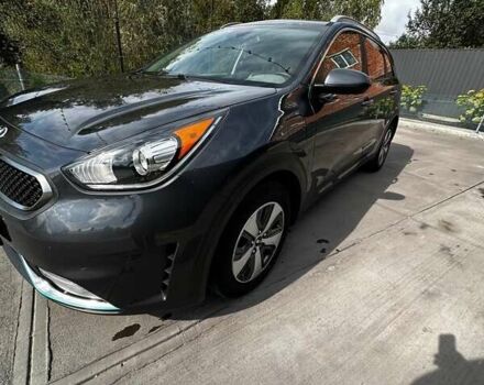 Сірий Кіа Niro, об'ємом двигуна 1.58 л та пробігом 96 тис. км за 17500 $, фото 2 на Automoto.ua