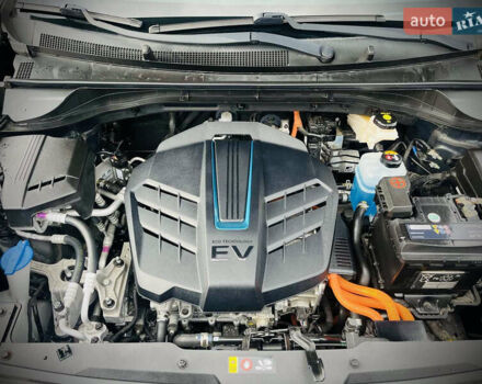 Серый Киа Niro, объемом двигателя 0 л и пробегом 102 тыс. км за 18900 $, фото 32 на Automoto.ua