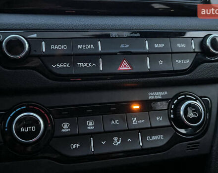 Сірий Кіа Niro, об'ємом двигуна 0 л та пробігом 79 тис. км за 20300 $, фото 16 на Automoto.ua