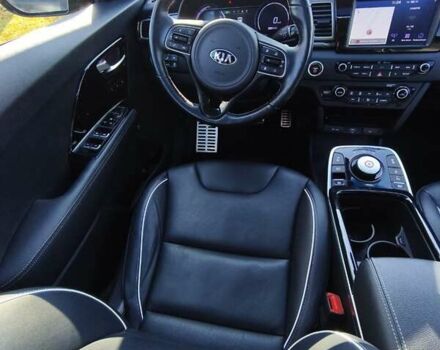 Сірий Кіа Niro, об'ємом двигуна 0 л та пробігом 154 тис. км за 18000 $, фото 24 на Automoto.ua