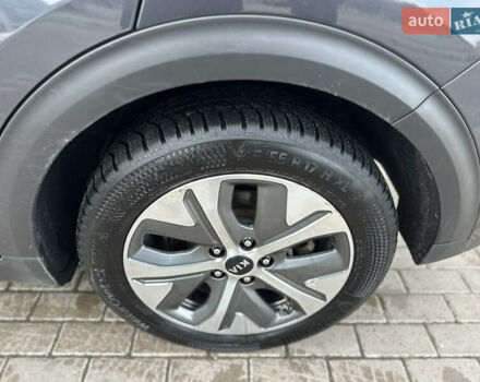 Серый Киа Niro, объемом двигателя 0 л и пробегом 157 тыс. км за 16999 $, фото 12 на Automoto.ua