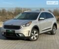 Сірий Кіа Niro, об'ємом двигуна 1.58 л та пробігом 68 тис. км за 20990 $, фото 1 на Automoto.ua