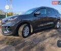Сірий Кіа Niro, об'ємом двигуна 0 л та пробігом 154 тис. км за 18000 $, фото 5 на Automoto.ua