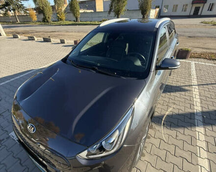 Киа Niro 2019 в Волочиске на Automoto.ua Серый Киа Niro, объемом двигателя 0 л и пробегом 156 тыс. км за 18000 $, фото 4 на Automoto.ua