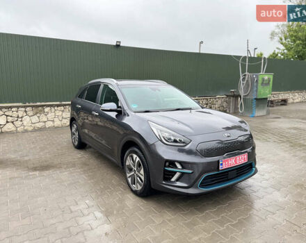 Серый Киа Niro, объемом двигателя 0 л и пробегом 119 тыс. км за 18482 $, фото 2 на Automoto.ua
