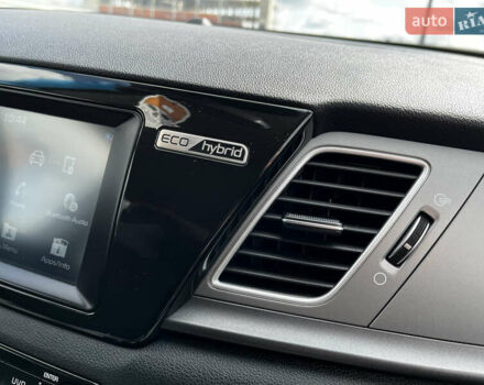 Сірий Кіа Niro, об'ємом двигуна 1.6 л та пробігом 60 тис. км за 18000 $, фото 42 на Automoto.ua