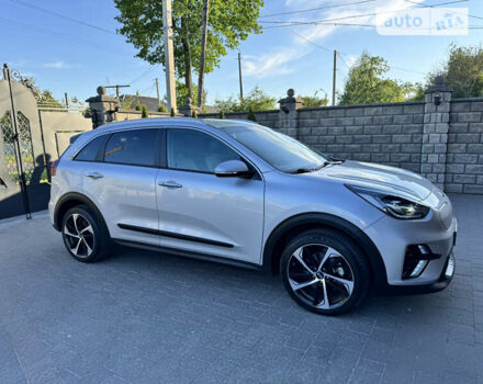 Сірий Кіа Niro, об'ємом двигуна 0 л та пробігом 136 тис. км за 18499 $, фото 37 на Automoto.ua