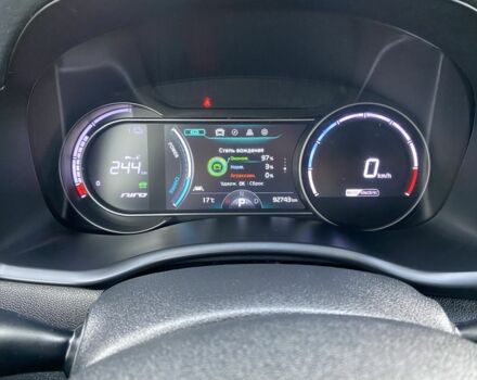 Серый Киа Niro, объемом двигателя 0 л и пробегом 93 тыс. км за 16950 $, фото 5 на Automoto.ua