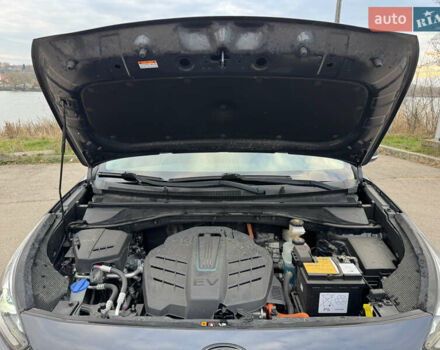 Сірий Кіа Niro, об'ємом двигуна 0 л та пробігом 101 тис. км за 16800 $, фото 19 на Automoto.ua