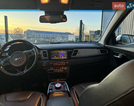 Серый Киа Niro, объемом двигателя 0 л и пробегом 157 тыс. км за 17900 $, фото 27 на Automoto.ua