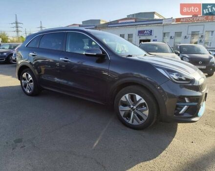 Серый Киа Niro, объемом двигателя 0 л и пробегом 129 тыс. км за 18555 $, фото 2 на Automoto.ua