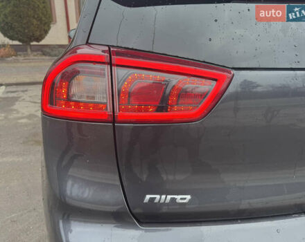 Серый Киа Niro, объемом двигателя 0 л и пробегом 148 тыс. км за 16950 $, фото 28 на Automoto.ua