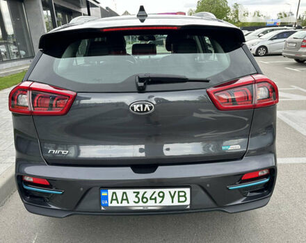 Серый Киа Niro, объемом двигателя 0 л и пробегом 105 тыс. км за 21700 $, фото 4 на Automoto.ua