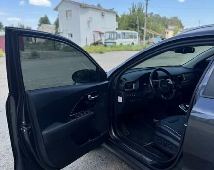 Сірий Кіа Niro, об'ємом двигуна 0 л та пробігом 145 тис. км за 18700 $, фото 15 на Automoto.ua