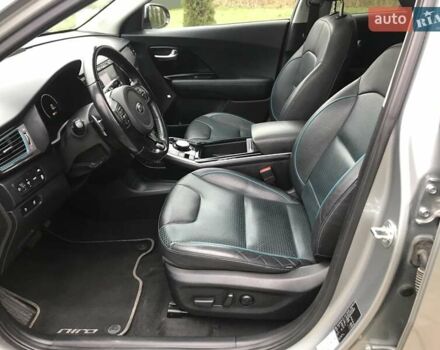 Серый Киа Niro, объемом двигателя 0 л и пробегом 100 тыс. км за 18750 $, фото 12 на Automoto.ua