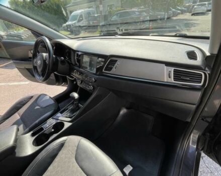 Сірий Кіа Niro, об'ємом двигуна 0 л та пробігом 59 тис. км за 8200 $, фото 9 на Automoto.ua