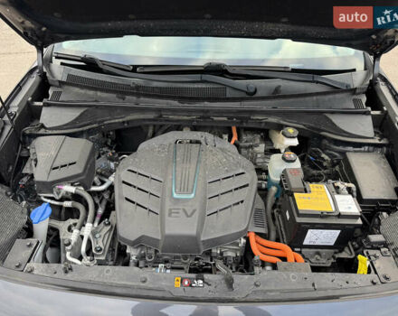 Сірий Кіа Niro, об'ємом двигуна 0 л та пробігом 101 тис. км за 16800 $, фото 18 на Automoto.ua
