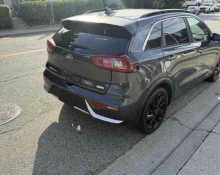 Серый Киа Niro, объемом двигателя 1.6 л и пробегом 33 тыс. км за 7800 $, фото 5 на Automoto.ua