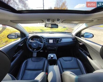 Сірий Кіа Niro, об'ємом двигуна 0 л та пробігом 154 тис. км за 18000 $, фото 1 на Automoto.ua