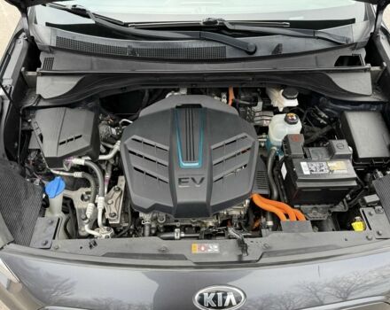 Серый Киа Niro, объемом двигателя 0 л и пробегом 67 тыс. км за 16800 $, фото 18 на Automoto.ua
