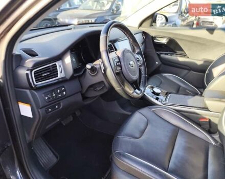 Серый Киа Niro, объемом двигателя 0 л и пробегом 129 тыс. км за 18555 $, фото 29 на Automoto.ua
