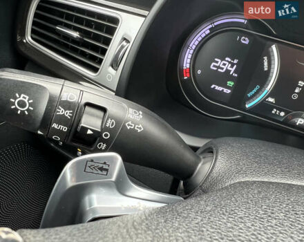 Серый Киа Niro, объемом двигателя 0 л и пробегом 70 тыс. км за 19350 $, фото 32 на Automoto.ua