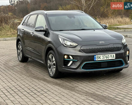 Серый Киа Niro, объемом двигателя 0 л и пробегом 157 тыс. км за 16999 $, фото 3 на Automoto.ua