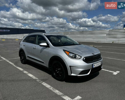 Сірий Кіа Niro, об'ємом двигуна 1.6 л та пробігом 60 тис. км за 18000 $, фото 6 на Automoto.ua