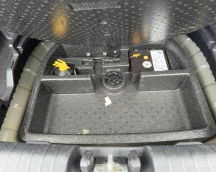 Серый Киа Niro, объемом двигателя 0 л и пробегом 67 тыс. км за 16800 $, фото 16 на Automoto.ua