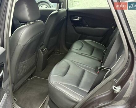 Сірий Кіа Niro, об'ємом двигуна 0 л та пробігом 93 тис. км за 18737 $, фото 27 на Automoto.ua