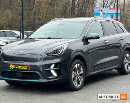 Серый Киа Niro, объемом двигателя 64 л и пробегом 115 тыс. км за 19900 $, фото 2 на Automoto.ua