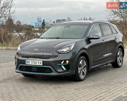 Серый Киа Niro, объемом двигателя 0 л и пробегом 157 тыс. км за 16999 $, фото 4 на Automoto.ua