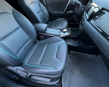Сірий Кіа Niro, об'ємом двигуна 0 л та пробігом 92 тис. км за 18800 $, фото 33 на Automoto.ua
