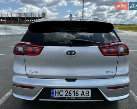 Сірий Кіа Niro, об'ємом двигуна 1.6 л та пробігом 60 тис. км за 18000 $, фото 14 на Automoto.ua