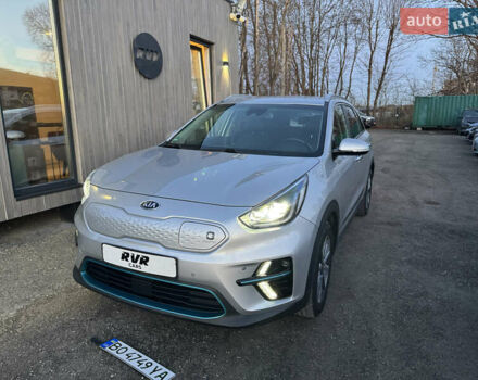 Серый Киа Niro, объемом двигателя 0 л и пробегом 157 тыс. км за 17900 $, фото 5 на Automoto.ua