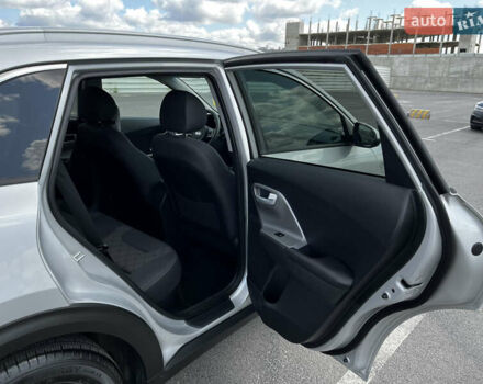 Сірий Кіа Niro, об'ємом двигуна 1.6 л та пробігом 60 тис. км за 18000 $, фото 49 на Automoto.ua