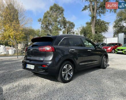 Сірий Кіа Niro, об'ємом двигуна 0 л та пробігом 109 тис. км за 19200 $, фото 5 на Automoto.ua