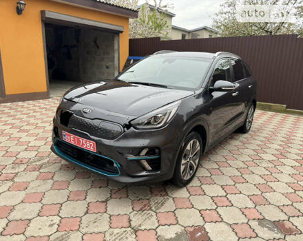 Сірий Кіа Niro, об'ємом двигуна 0 л та пробігом 53 тис. км за 16999 $, фото 2 на Automoto.ua