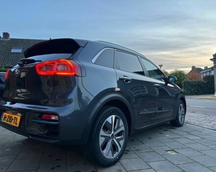 Киа Niro 2019 в Киеве на Automoto.ua Серый Киа Niro, объемом двигателя 0 л и пробегом 102 тыс. км за 16128 $, фото 4 на Automoto.ua
