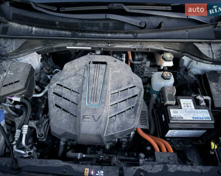 Серый Киа Niro, объемом двигателя 0 л и пробегом 157 тыс. км за 17900 $, фото 23 на Automoto.ua