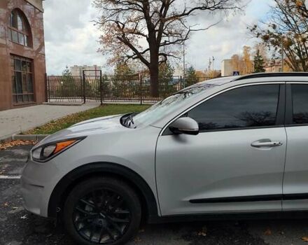 Сірий Кіа Niro, об'ємом двигуна 1.58 л та пробігом 84 тис. км за 17200 $, фото 15 на Automoto.ua