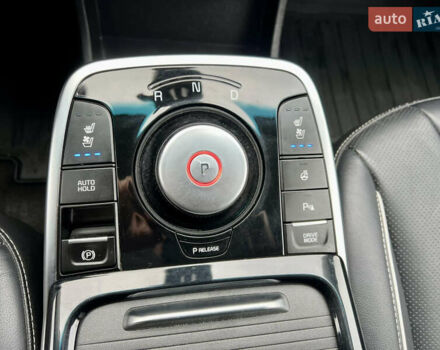 Серый Киа Niro, объемом двигателя 0 л и пробегом 70 тыс. км за 19350 $, фото 35 на Automoto.ua