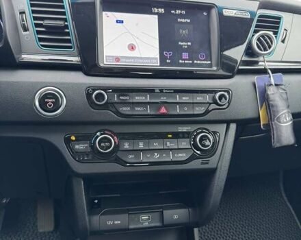 Серый Киа Niro, объемом двигателя 0 л и пробегом 143 тыс. км за 19100 $, фото 2 на Automoto.ua