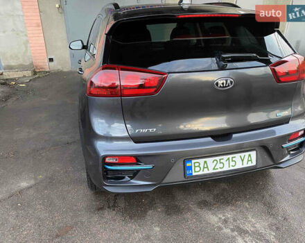 Серый Киа Niro, объемом двигателя 0 л и пробегом 105 тыс. км за 18100 $, фото 3 на Automoto.ua
