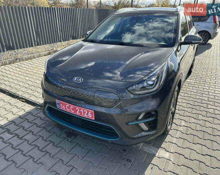 Киа Niro 2019 в Хмельницком на Automoto.ua Серый Киа Niro, объемом двигателя 0 л и пробегом 106 тыс. км за 17500 $, фото 1 на Automoto.ua