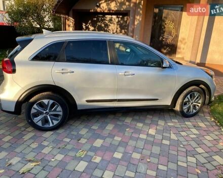 Киа Niro 2019 в Виннице на Automoto.ua Серый Киа Niro, объемом двигателя 0 л и пробегом 110 тыс. км за 17300 $, фото 4 на Automoto.ua