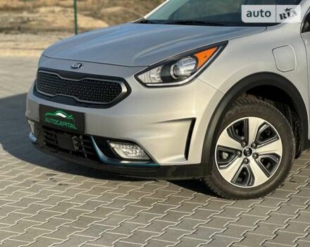 Сірий Кіа Niro, об'ємом двигуна 1.58 л та пробігом 68 тис. км за 20990 $, фото 1 на Automoto.ua