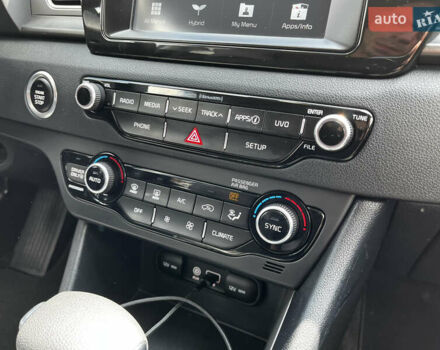 Сірий Кіа Niro, об'ємом двигуна 1.6 л та пробігом 60 тис. км за 18000 $, фото 38 на Automoto.ua